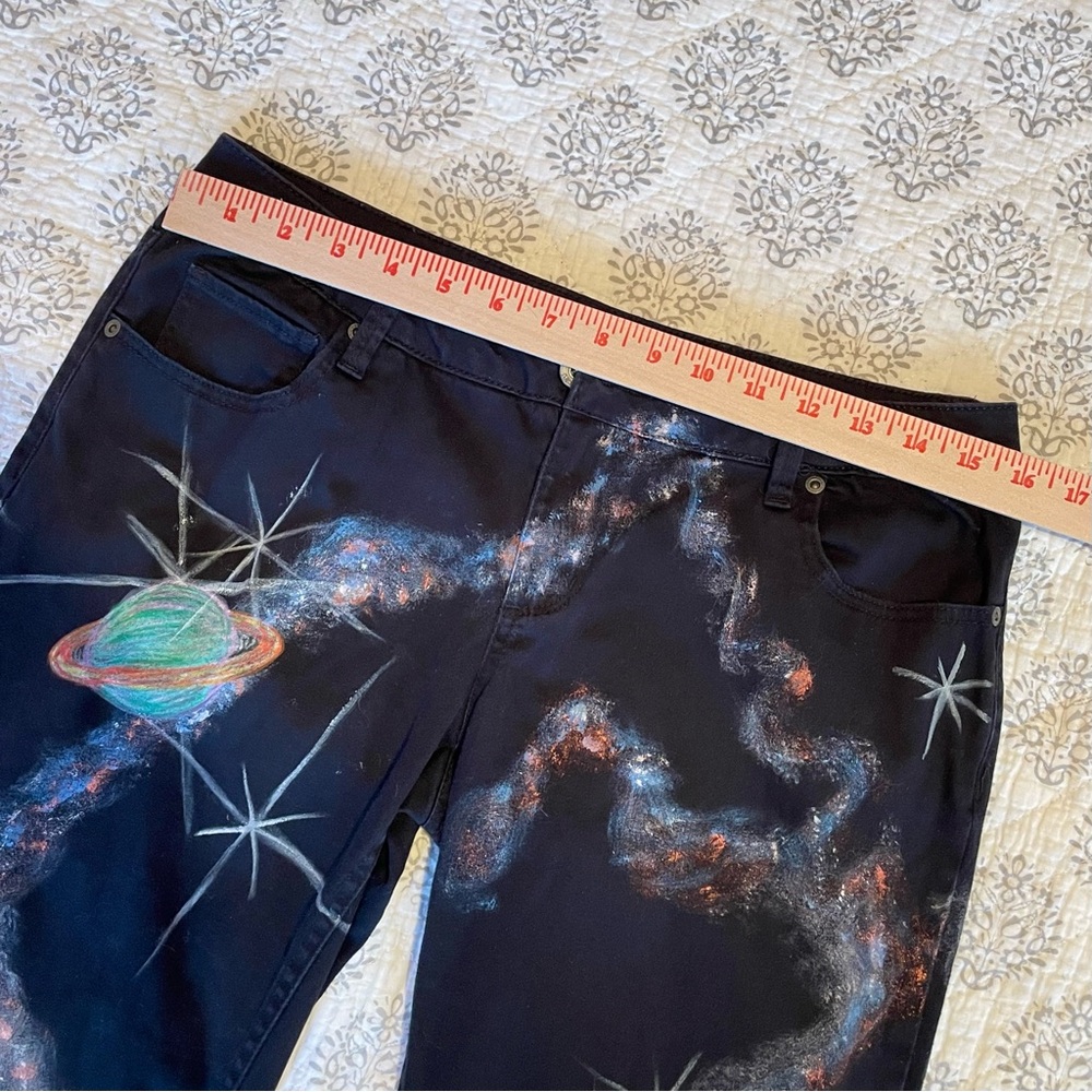Hand Painted Black Jeans with Vibrant Planets and Stars Design OOAK Size 9 - Picture 11 of 14
